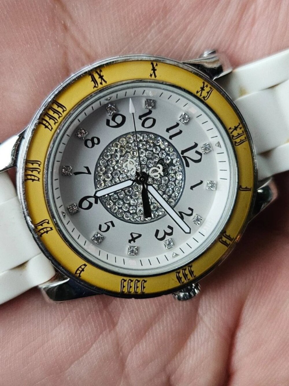 Vintage Juicy Couture Women WristWatch White Strap Crystals Accents Face Watch